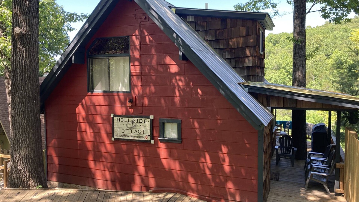 Marble Falls House | Cozy Hillside Cottage at Marble Falls - 5 miles from the upper Buffalo River.