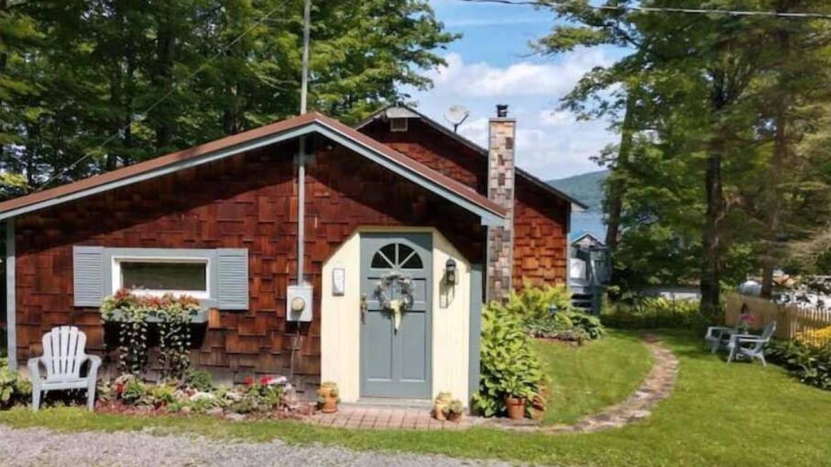 Cooperstown - Otsego Lake Cottage | Cozy Hillside Hideaway on Lake Canadarago