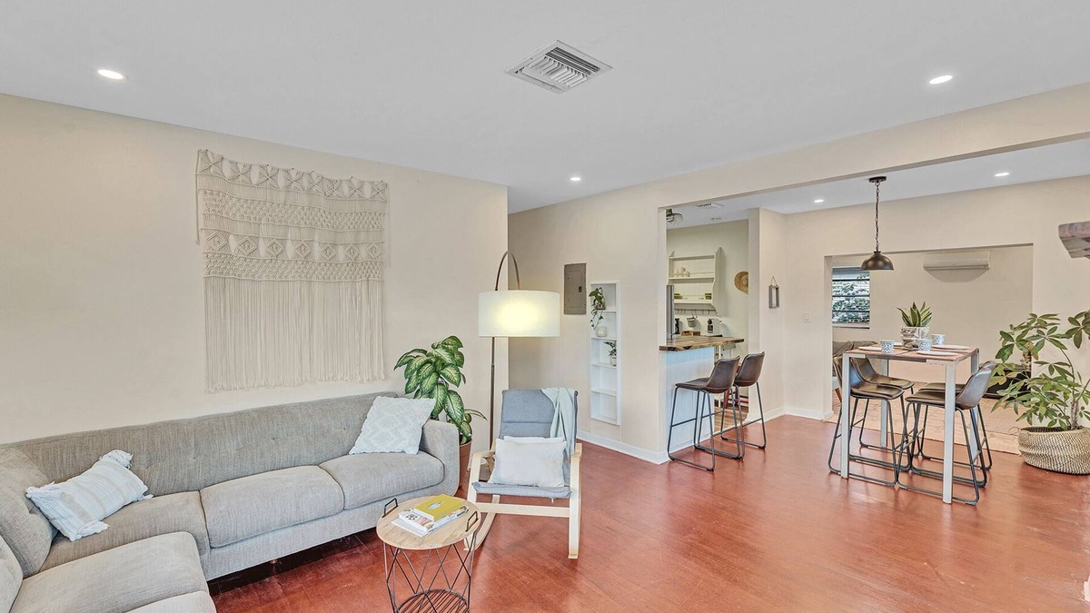 East Little Havana House | Cozy historic Bungalow in the heart of Miami