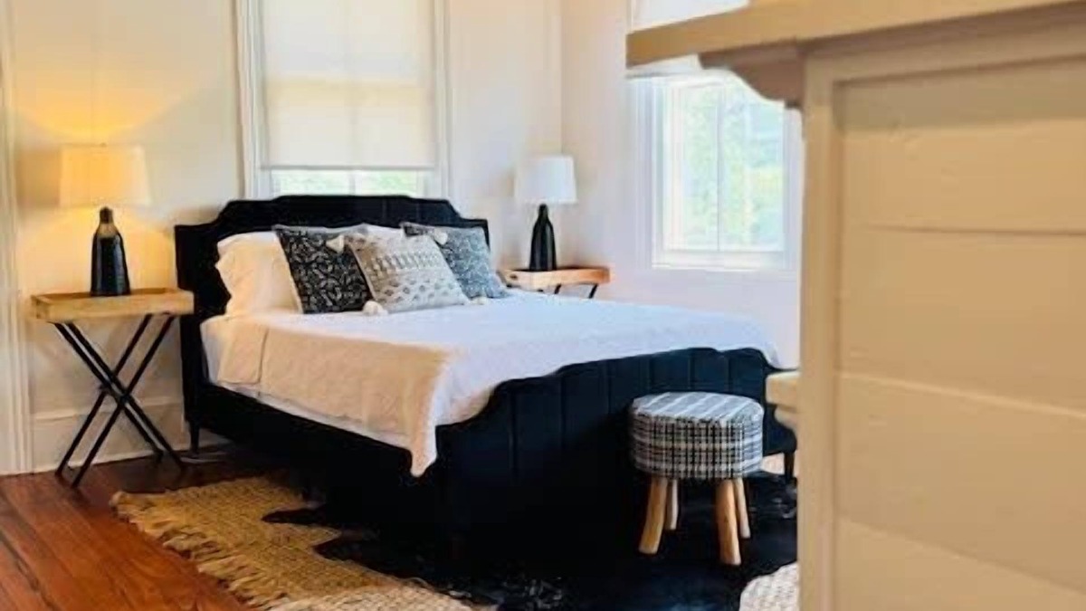 Old East Hill Apartment | Cozy Historic Home | Suite 4