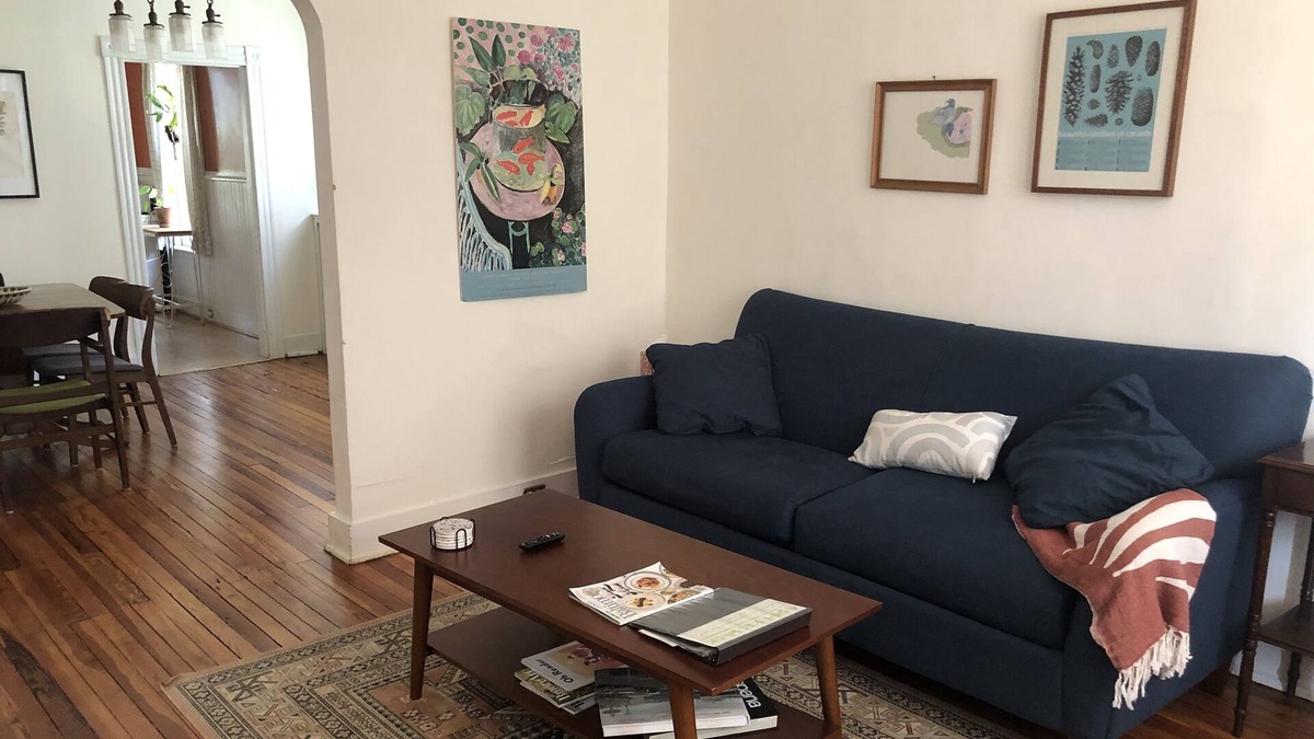 Roland Park House | Cozy Historic Rowhouse on the Cutest Block in Baltimore!