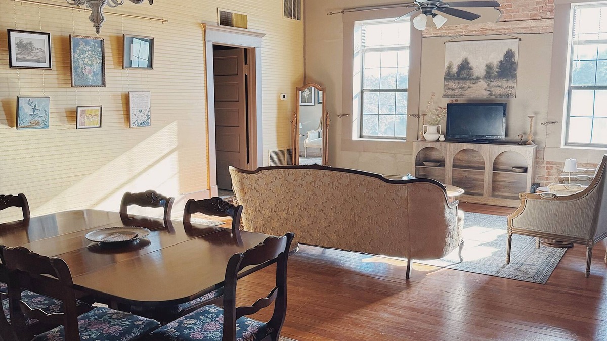 Lorena House | Cozy Historic Stay with Antique Charm in Old Town Lorena, off I35 and near Waco