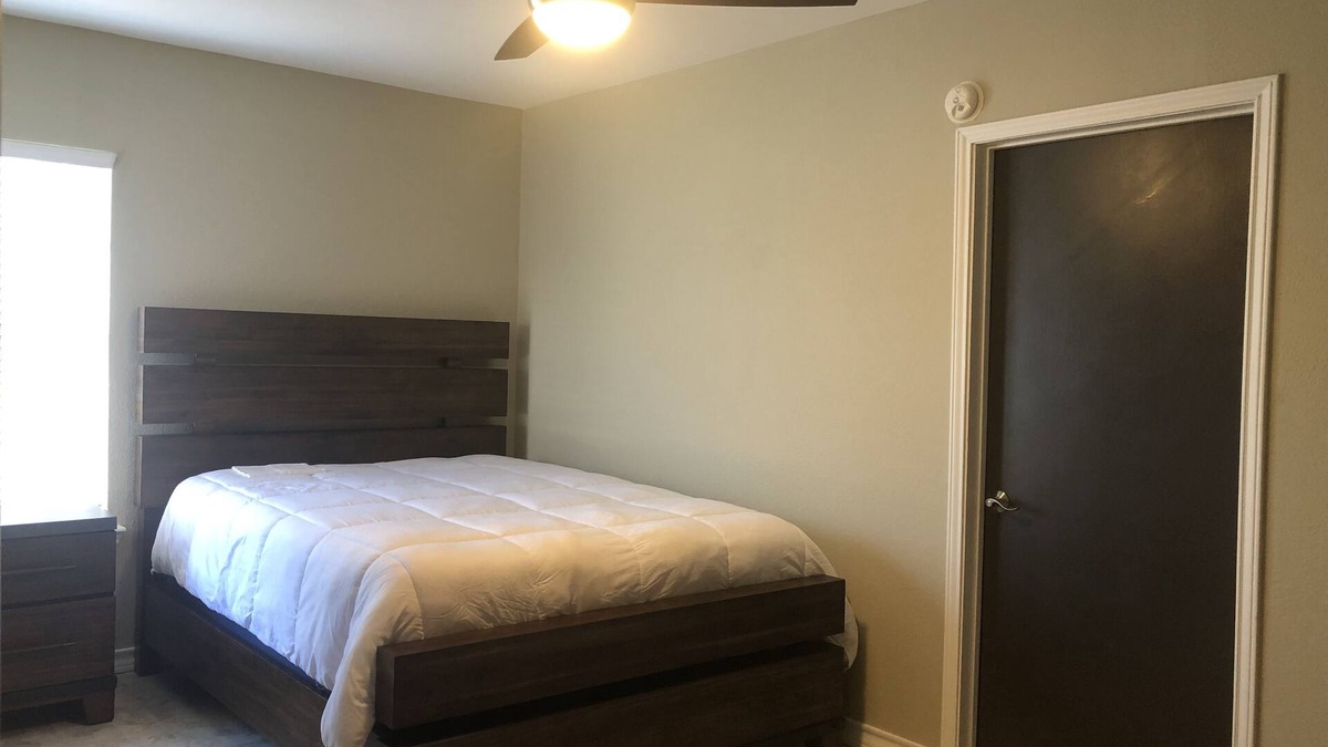 Mission House | Cozy historical district home, by 5x5 & downtown!