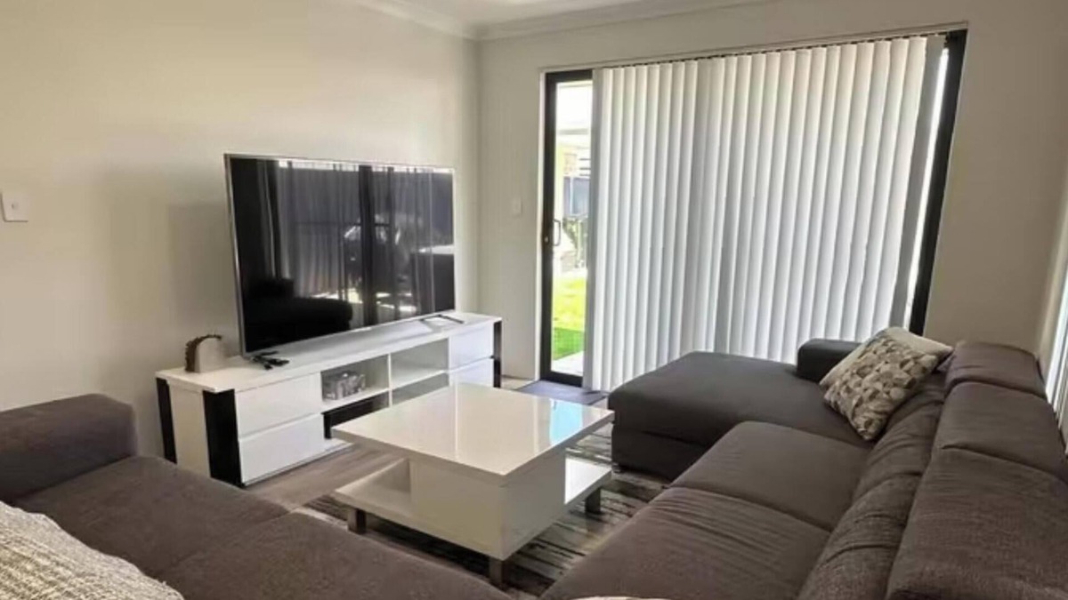Baldivis House | Cozy Holiday and Business Home