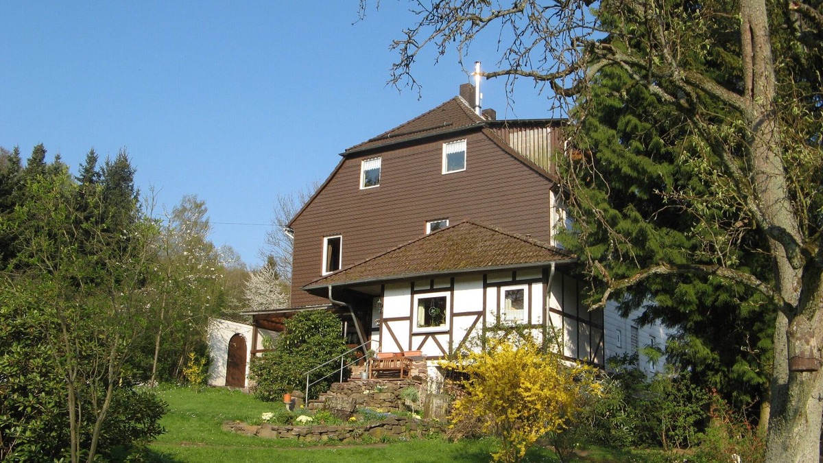 Nienover Apartment | Cozy holiday apartment, surrounded by wood and grassland, chimney, pets allowed