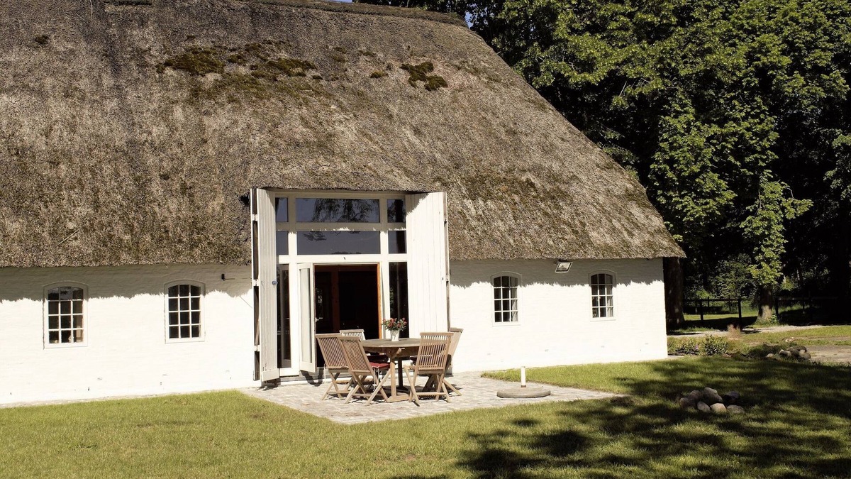Stadum Apartment | Cozy Holiday Apartment Herzverloren in the Countryside of Stadum
