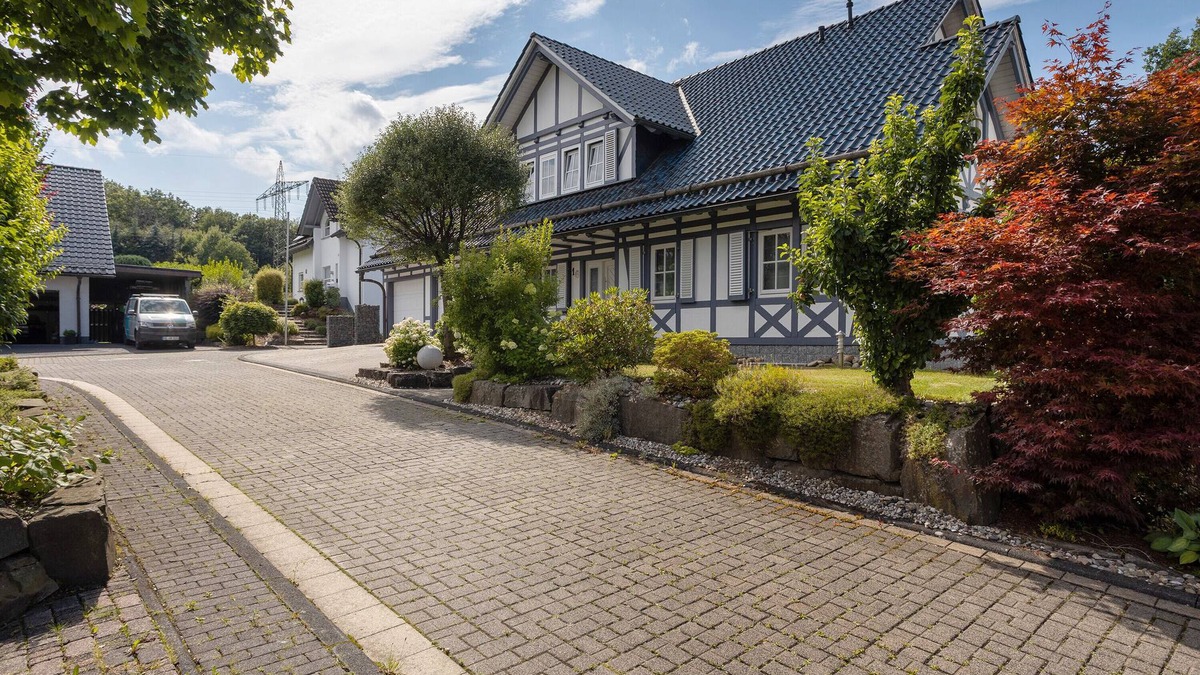 Olpe Apartment | Cozy Holiday Apartment with Sauna, Shared Garden and Wi-Fi