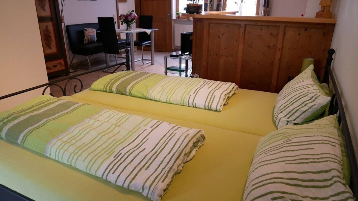 Nordheim a. Main Apartment | Cozy holiday home (30 sqm) with a terrace surrounded by vineyards