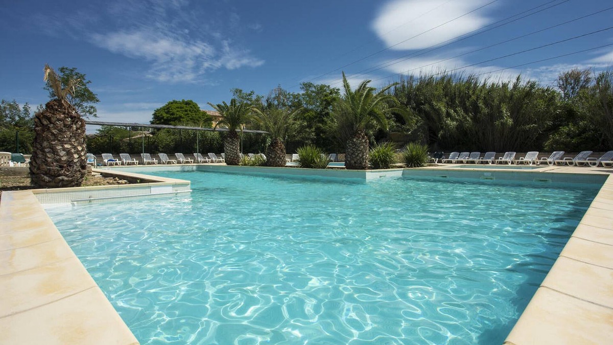 Arles House | Cozy holiday home 7p in holiday park with large swimming pool in Arles, wifi, air conditioning