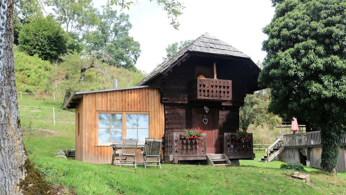 Liebenfels House | Cozy Holiday Home in Leibenfels with Barbecue