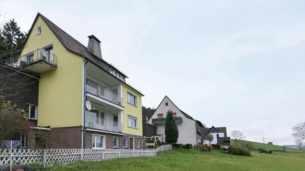 Eslohe House | Cozy Holiday Home in Niedersalwey With Sauna