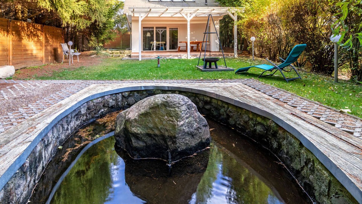 Parchim House | Cozy holiday home with terrace and beautiful garden in Parchim