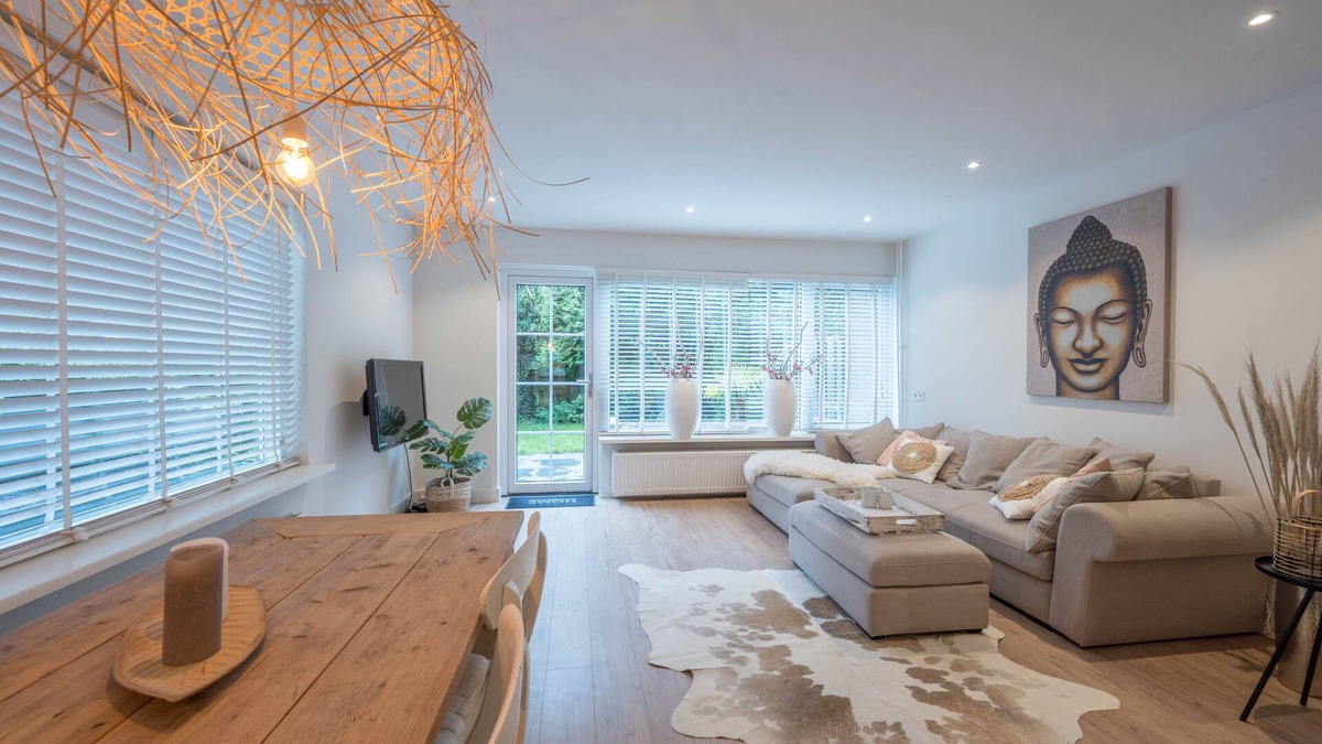 Bergen House | Cozy holiday home with 2 bedrooms in the characteristic village of Bergen nh