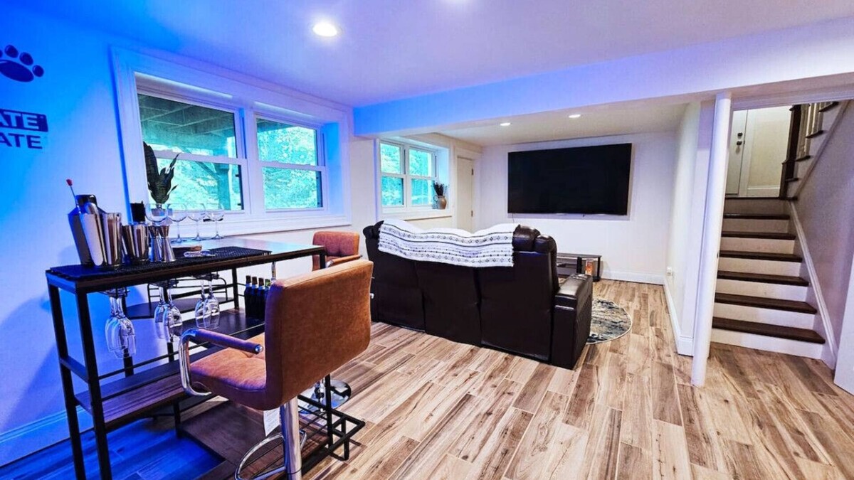 Park Forest Village House | Cozy Home 5 Mins From PSU Campus + Theater Room!