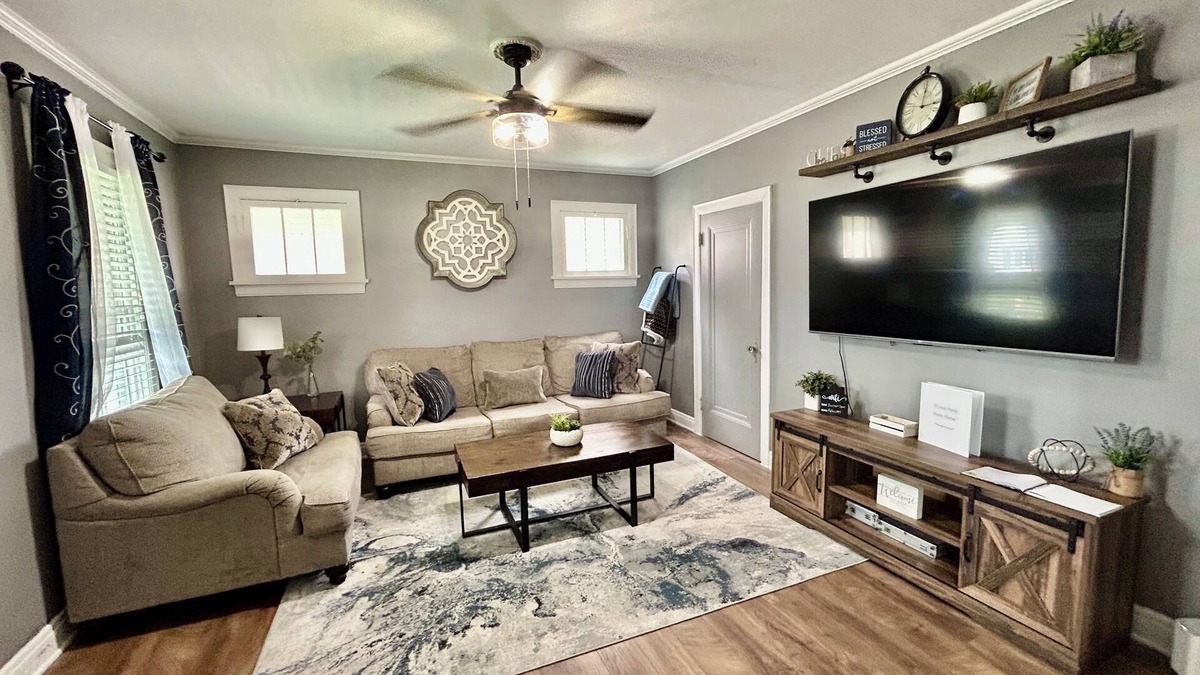 Weirton House | Cozy Home Away from Home *10 min from Franciscan University*