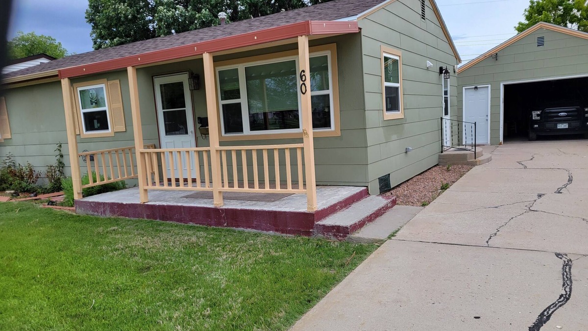 Scottsbluff House | Cozy home away from home