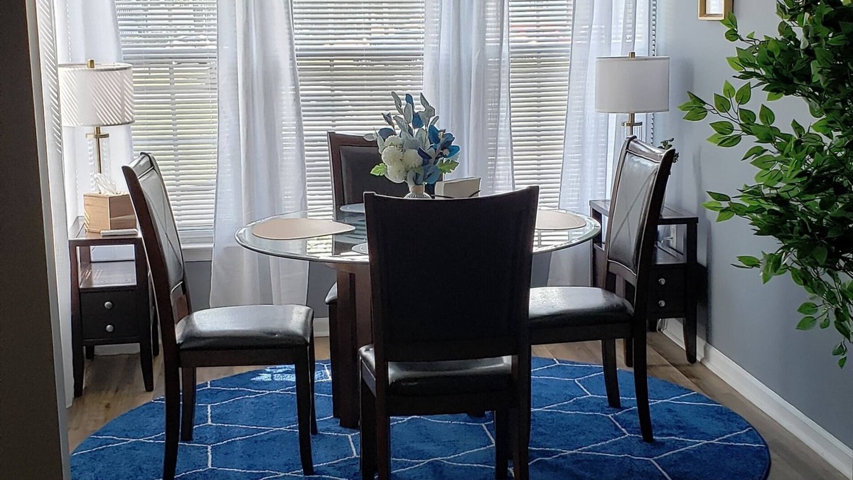 Richmond Condo | Cozy Home Away From Home