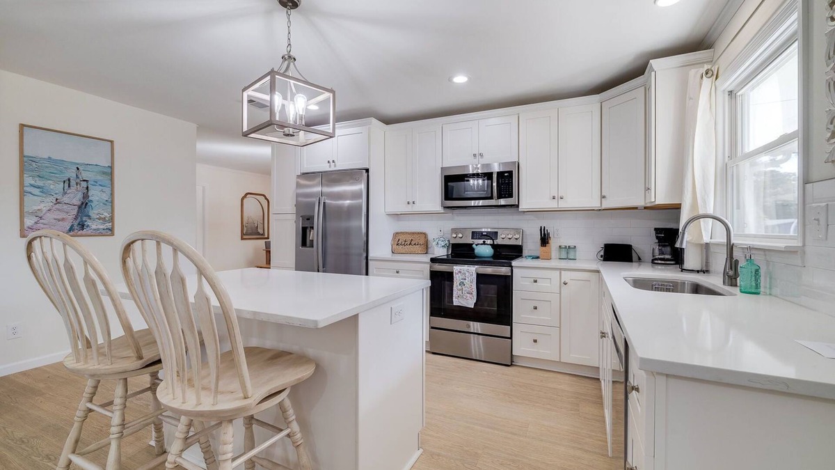 Whitemarsh Island House | Cozy home centrally located between Tybee Island & Downtown Savannah.