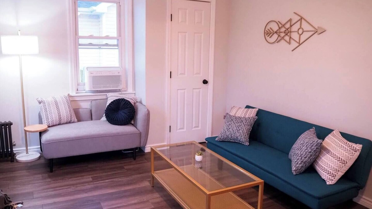 Long Beach Apartment | Cozy Home Close to Beach and LIRR w/Balcony