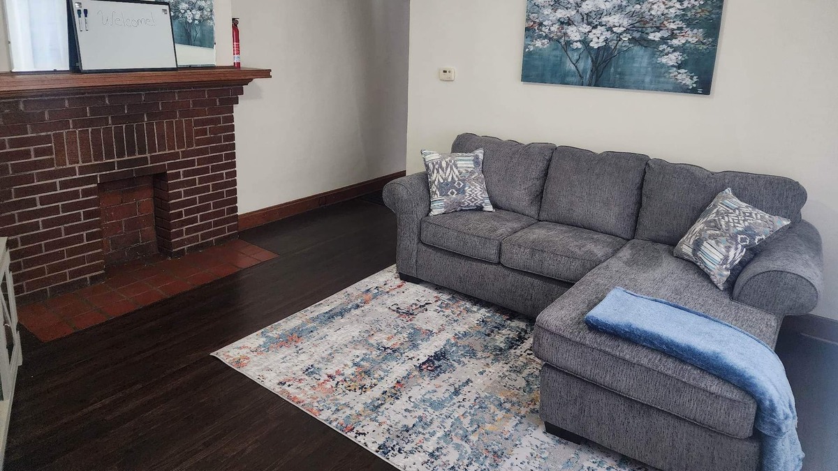 West Columbus House | Cozy home close to downtown