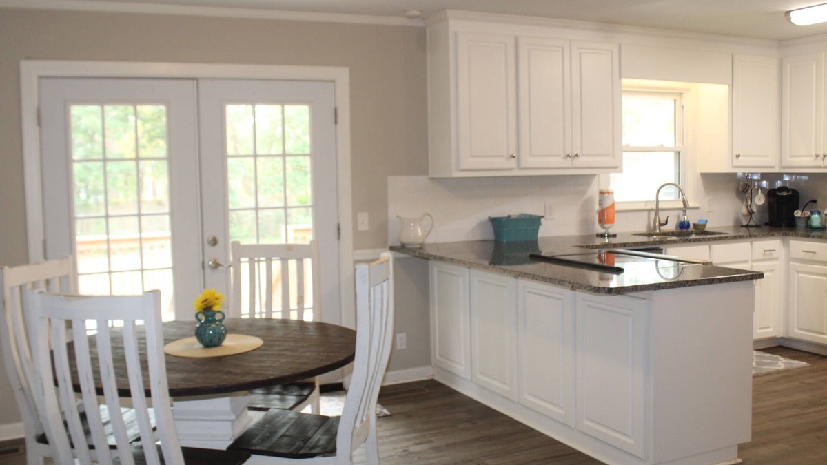Dothan House | Cozy home close to everything in town! 2 bed 2 bath with office & large yard!
