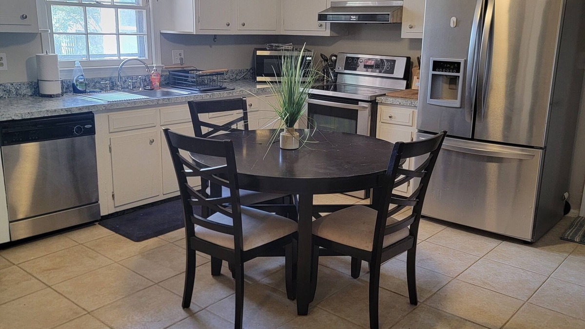 Fredericksburg House | Cozy Home close to Downtown; I-95