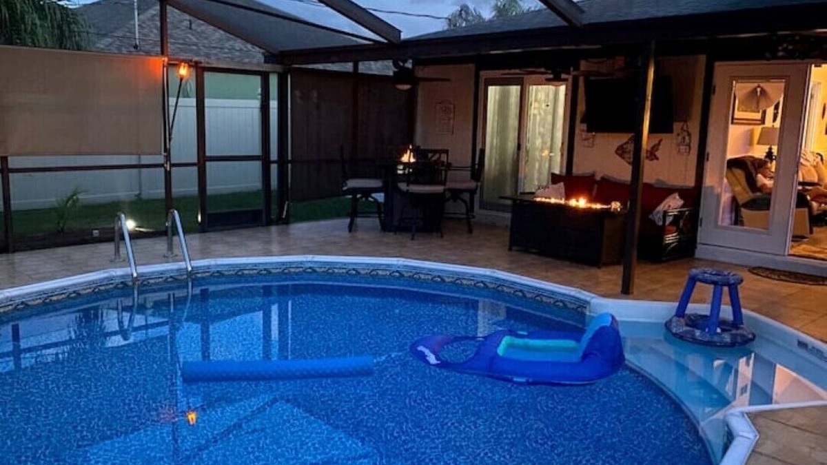 Interchange Square House | Cozy home complete with pool and outdoor living
