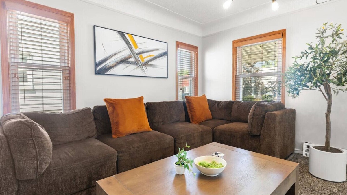 Lincoln Park House | Cozy Home Fenced Yard Pets Welcome Great Location