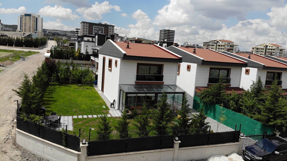 Etimesgut Villa | Cozy home - Garden, Fireplace & Cinema Experience