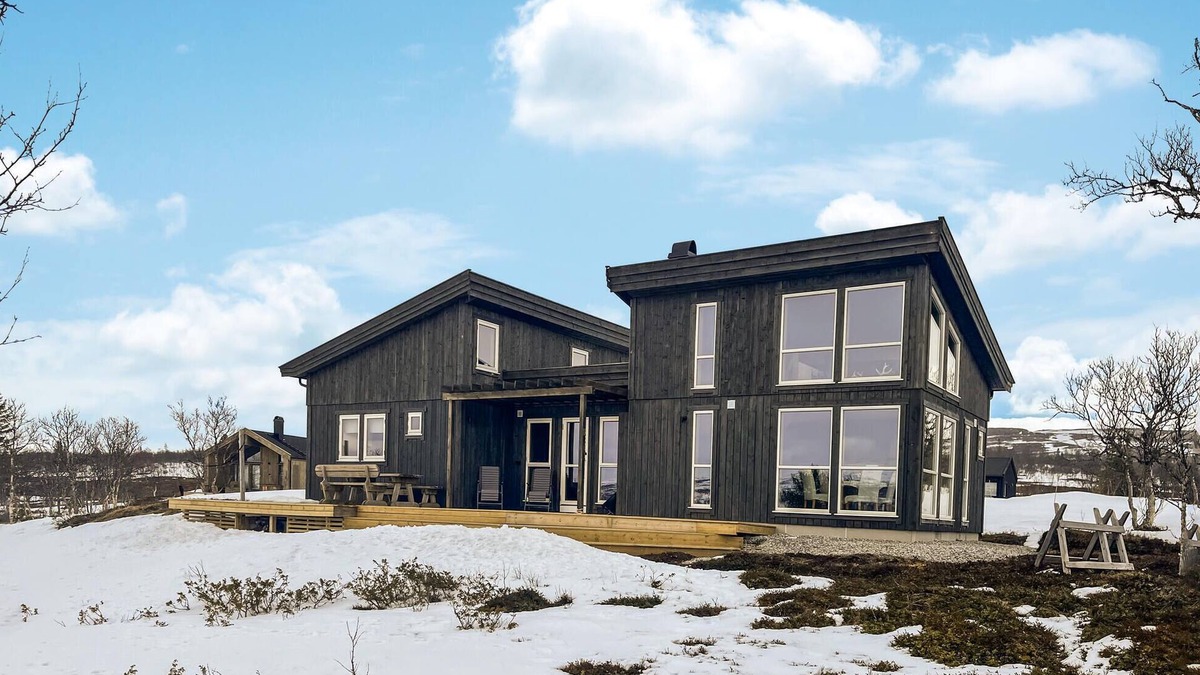 Holtalen House | Cozy home in ålen with WiFi