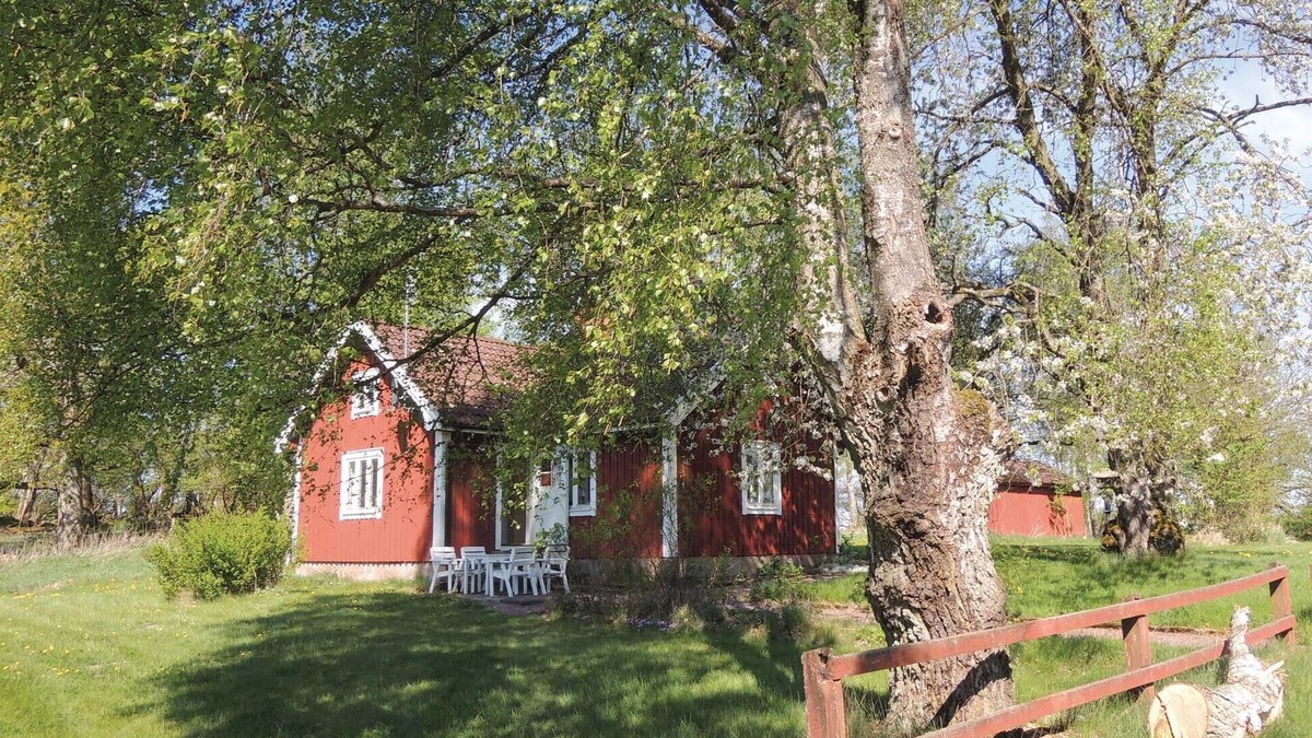 Virestad House | Cozy home in älmhult with kitchen