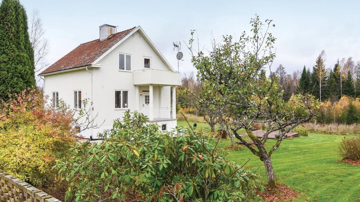 Asensbruk House | Cozy home in åsensbruk with kitchen