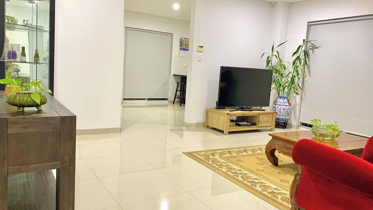 Bankstown House | Cozy home in Bankstown|4 Br house/Shopping/Station