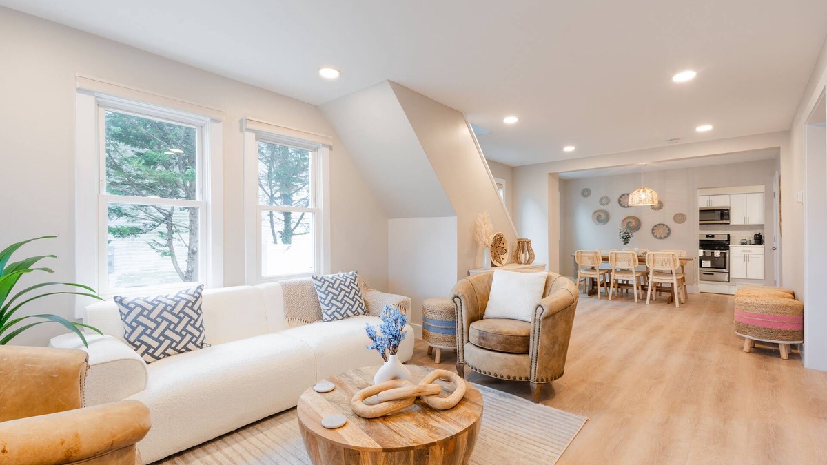 Lake Como House | Cozy Home In Belmar