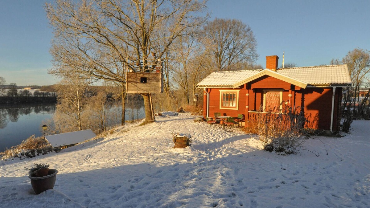 Borlange House | Cozy home in Borlänge with lake view