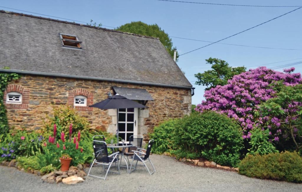 Callac House | Cozy Home In Callac De Bretagne