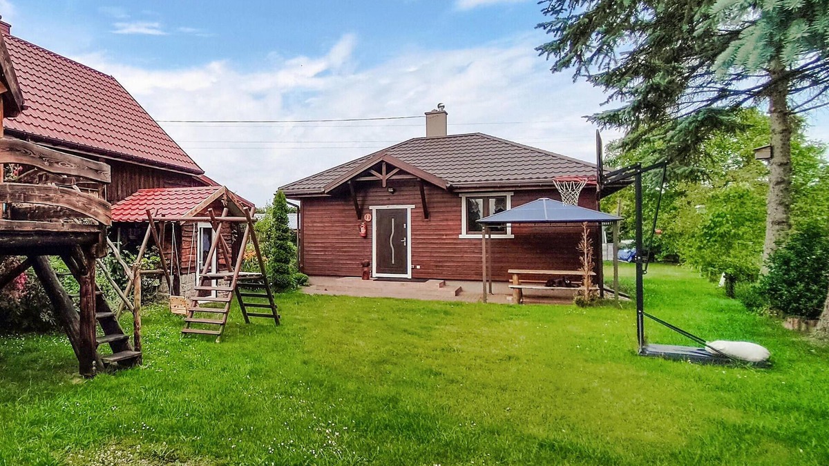 Darlowo House | Cozy home in Darlowo with WiFi