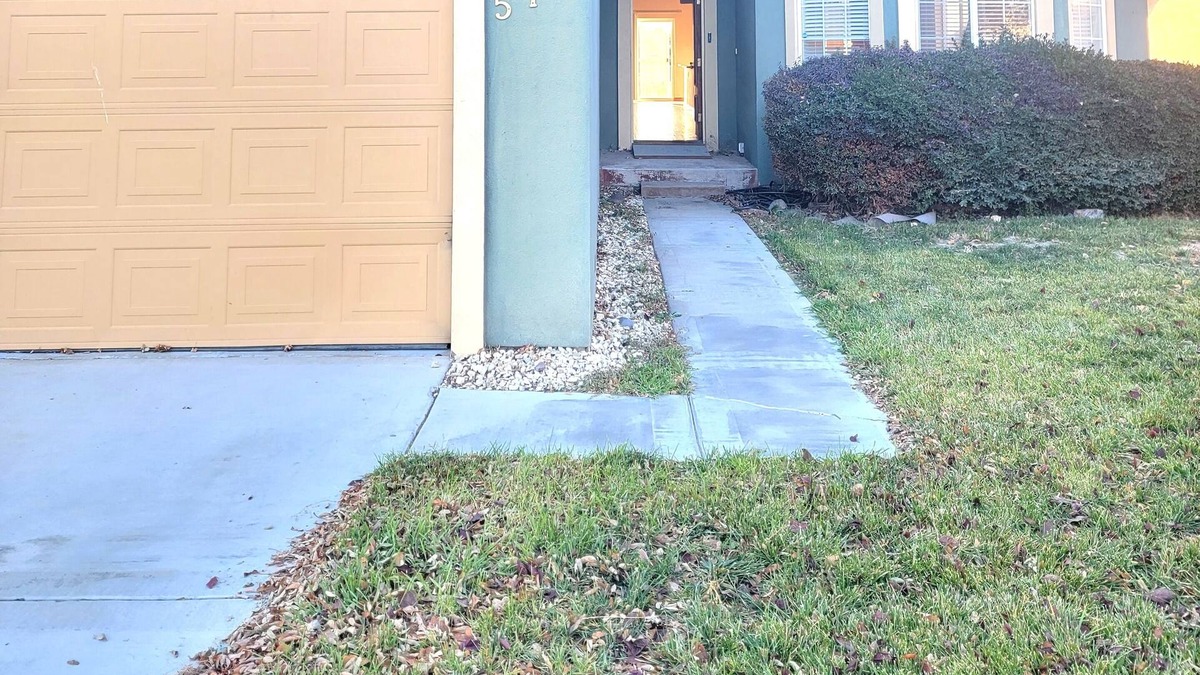 Fernley House | Cozy home in Fernley