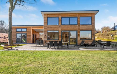 Fynshav House | Cozy Home In Haderslev With Kitchen