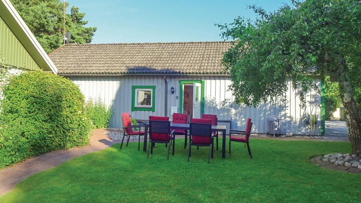 Hollviken House | Cozy home in Höllviken with WiFi