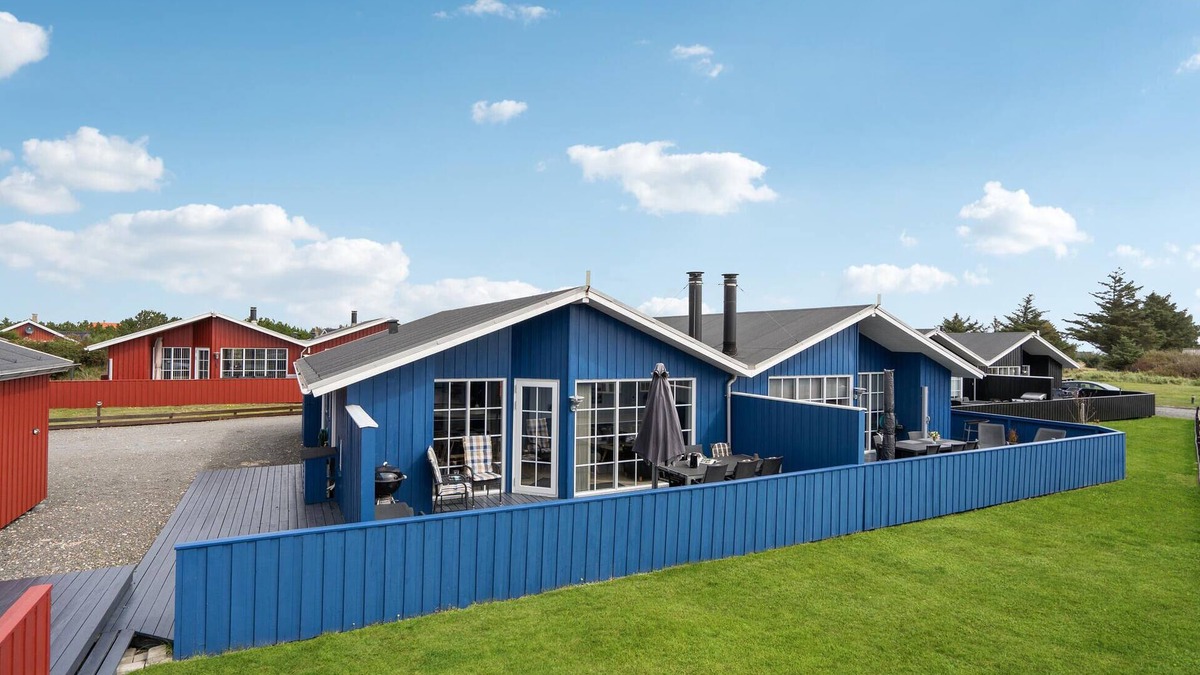 Nørre Lyngvig House | Cozy home in Hvide Sande with sauna