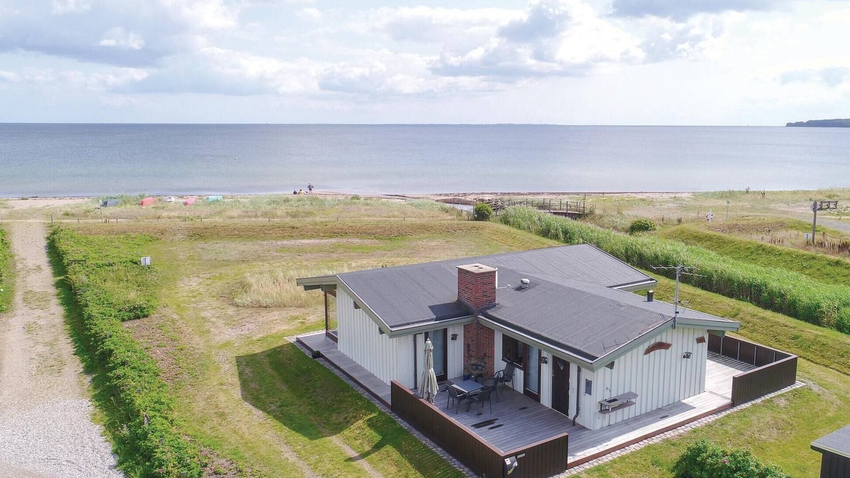 Juelsminde House | Cozy home in Juelsminde with sauna