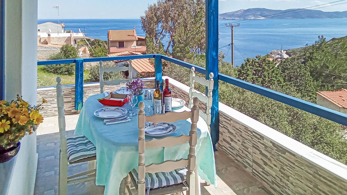Lavreotiki House | Cozy home in Keratea with WiFi