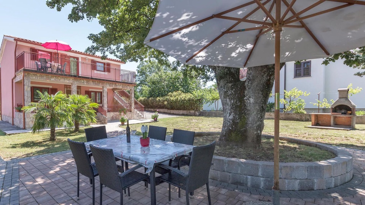 Rogocana House | Cozy home in Labin with kitchen