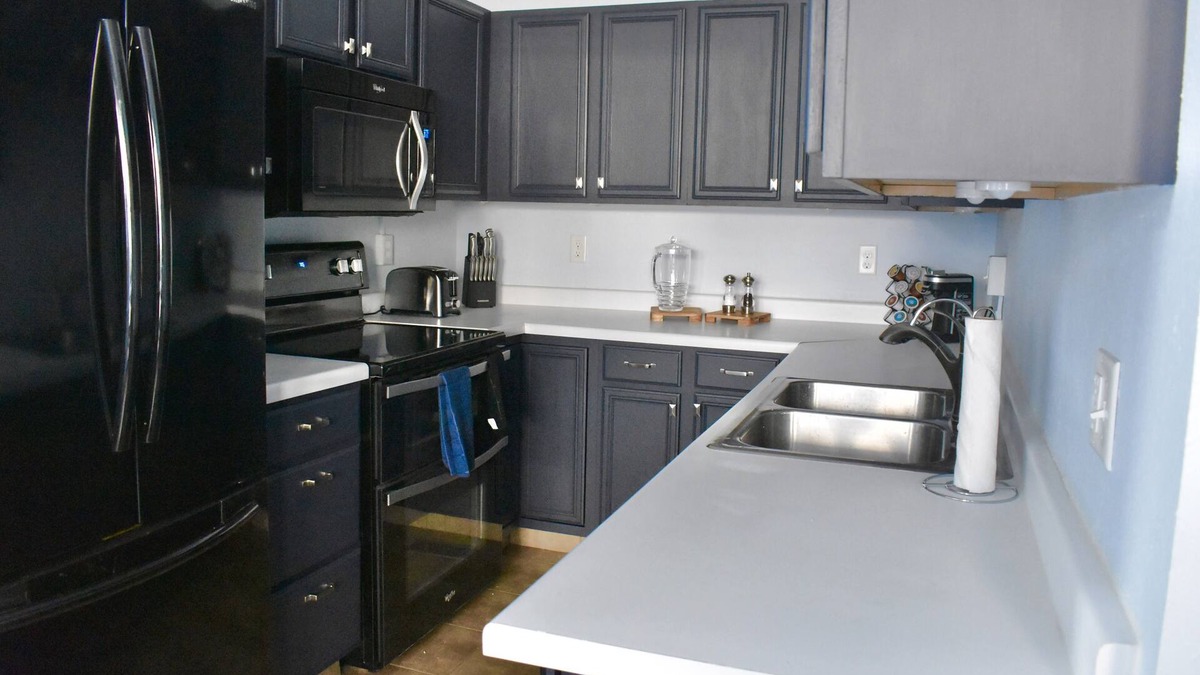 Dahlman House | Cozy home in Little Bohemia; 5 min from Zoo and Downtown w/Free Parking