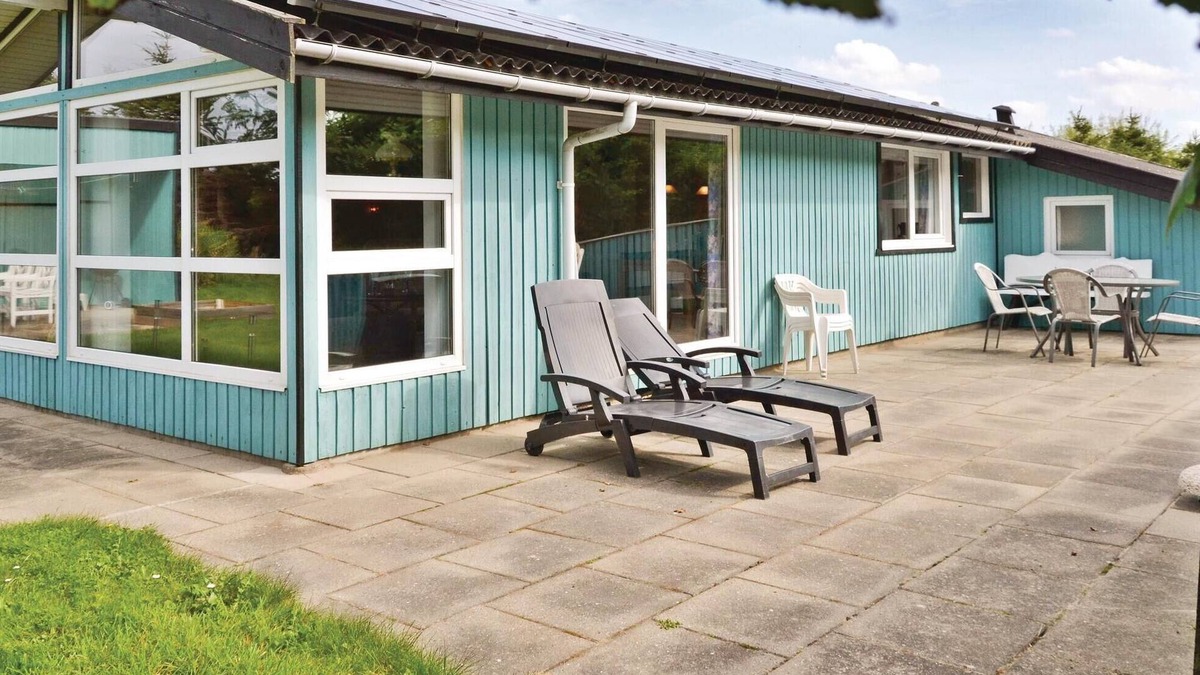Nr. Lyngby Strand House | Cozy home in Løkken with kitchen