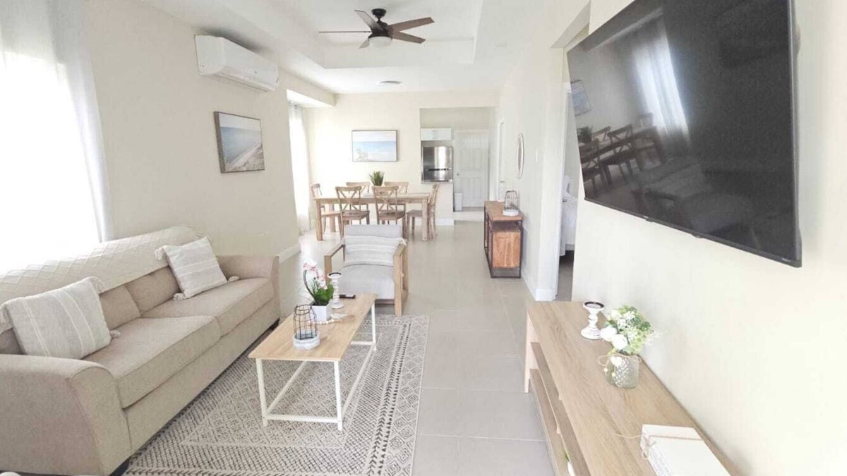 Lucea House | Cozy home in LuceaHanover between Montego Bay & Negril