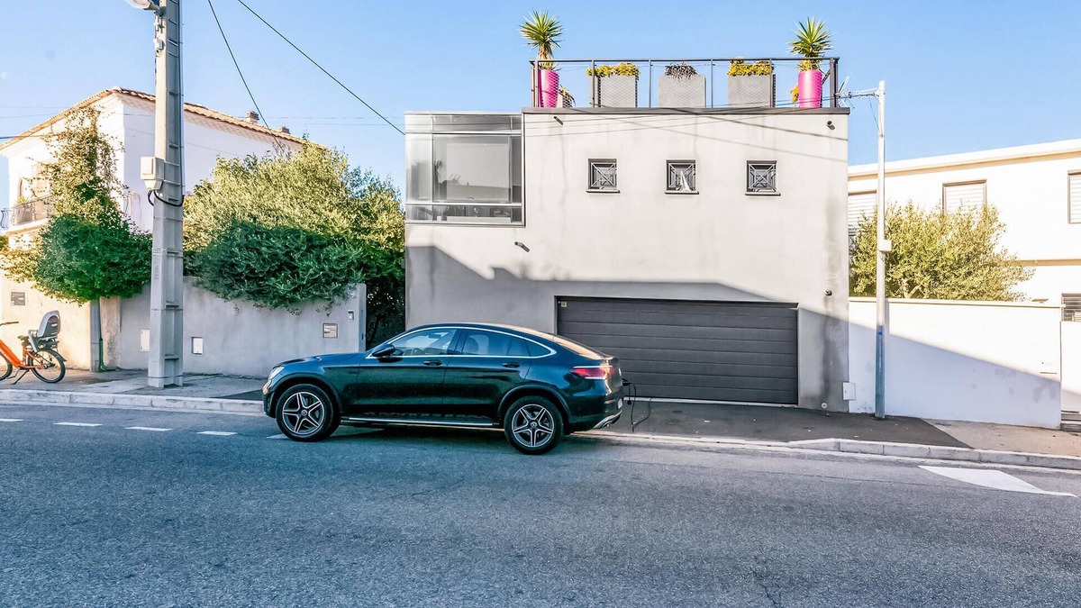 8th Arrondissement House | Cozy home in Marseille with WiFi