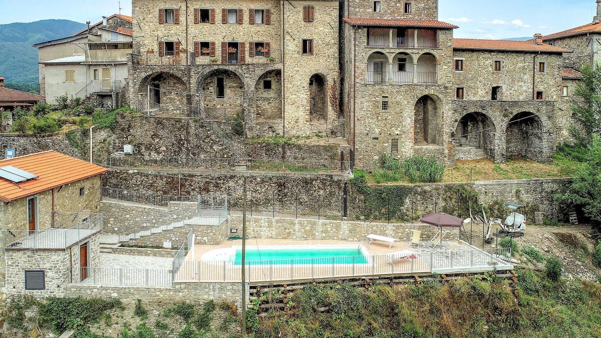 Piazza al Serchio House | Cozy home in Nicciano