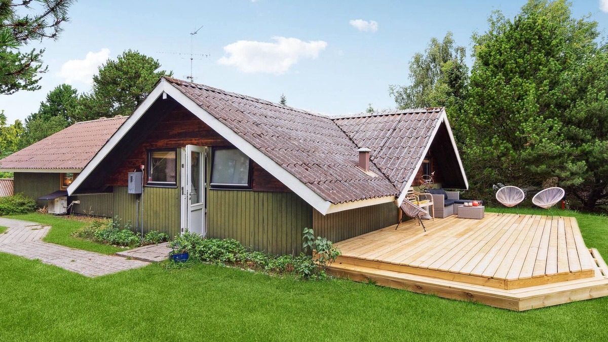 Nykøbing House | Cozy home in Nykøbing Sj with kitchen